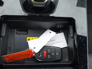 2024 Toyota bZ4X XLE z VIN JTMABACA6RA079545, wystawiony jako IAAI lot #42013641 z przebiegiem 1 550 mil mil oraz . Historia ofert i sprzedaży dostępna na DreamBid. Obrazek 11.