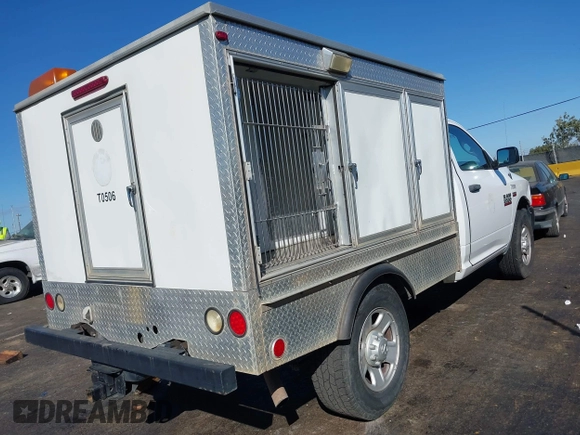 2015 Ram 2500 Tradesman z VIN 3C7WR4AT8FG573414, wystawiony jako IAAI lot #40588450 z przebiegiem 143 273 mil mil oraz . Historia ofert i sprzedaży dostępna na DreamBid. Obrazek 4.