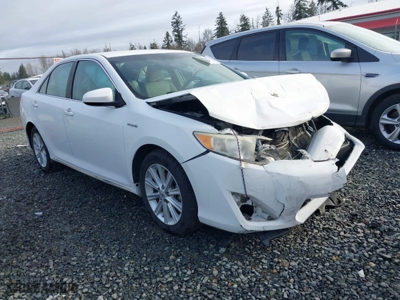 2013 Toyota Camry Hybrid LE with VIN 4T1BD1FK5DU072074, listed as a IAAI auction lot 41625291 with 1 mi miles. Bid and sale history available at carsss.com. Image 1.