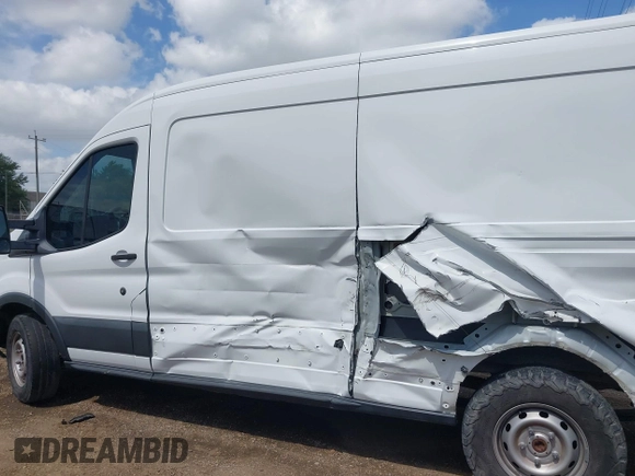 2018 Ford Transit Cargo с VIN 1FTYR2CG9JKA51600, выставлен на аукционе IAAI как лот 42026514 с пробегом 57 484 миль миль и . История ставок и продаж доступна на DreamBid. Изображение 15.