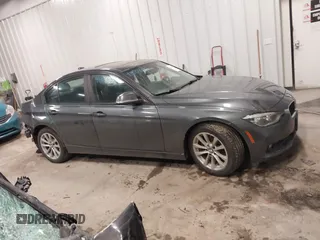 2018 BMW 3 Series 320i xDrive with VIN WBA8E5G50JNU48047, listed as a IAAI auction lot 41564022 with 69,971 mi miles. Bid and sale history available at carsss.com. Image 13.