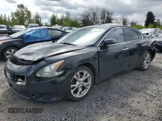 2013 Nissan Maxima SV z VIN 1N4AA5AP9DC818671, wystawiony jako Copart lot #54047295 z przebiegiem 179 112 mil mil oraz Szkody całkowita. Historia ofert i sprzedaży dostępna na DreamBid. Obrazek 1.