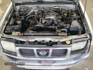 2000 Nissan Frontier XE z VIN 1N6ED26Y2YC369789, wystawiony jako Copart lot #53255695 z przebiegiem 165 792 mil mil oraz Czysty tytuł • Clean title. Historia ofert i sprzedaży dostępna na DreamBid. Obrazek 11.