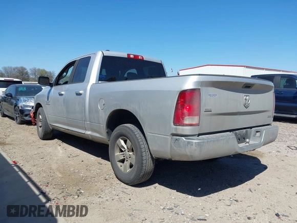 2013 Ram 1500 SLT z VIN 1C6RR6GP0DS512068, wystawiony jako IAAI lot #41729983 z przebiegiem 191 167 mil mil oraz . Historia ofert i sprzedaży dostępna na DreamBid. Obrazek 3.