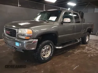 2000 GMC Sierra 1500 SLE with VIN 1GTEK19T0YZ211077, listed as a IAAI auction lot 41626980 with 224,823 mi miles and . Bid and sale history available at DreamBid. Image 17.