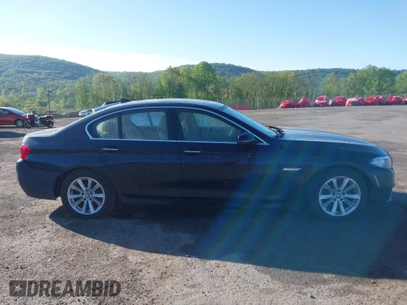 2015 BMW 5 Series 528i xDrive with VIN WBA5A7C58FD625974, listed as a IAAI auction lot 42193905 with 152,664 mi miles and . Bid and sale history available at carsss.com. Image 14.