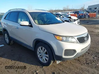 2011 Kia Sorento LX with VIN 5XYKTDA22BG080535, listed as a IAAI auction lot 41659766 with 262,678 mi miles. Bid and sale history available at carsss.com. Image 1.
