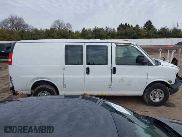 2008 Chevrolet Express Cargo Van with VIN 1GCGG25C081217403, listed as a IAAI auction lot 41470035 with 0 mi miles. Bid and sale history available at carsss.com. Image 14.