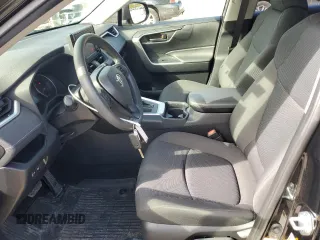 2019 Toyota RAV4 LE with VIN JTMF1RFV8KD002525, listed as a Copart auction lot 49560465 with 28,929 mi miles and Salvage Title. Bid and sale history available at DreamBid. Image 7.