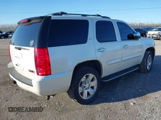 2008 GMC Yukon SLT 4SB z VIN 1GKFK13058R176138, wystawiony jako IAAI lot #41816039 z przebiegiem 199 426 mil mil oraz . Historia ofert i sprzedaży dostępna na DreamBid. Obrazek 4.