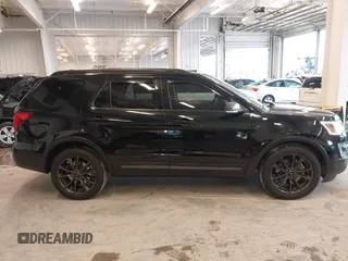 2017 Ford Explorer XLT с VIN 1FM5K7D85HGE08470, выставлен на аукционе IAAI как лот 41959710 с пробегом 68 077 миль миль и . История ставок и продаж доступна на DreamBid. Изображение 13.