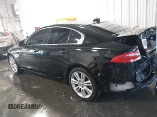 2019 Jaguar XE 25t z VIN SAJAS4FXXKCP52690, wystawiony jako IAAI lot #40936551 z przebiegiem 79 780 mil mil oraz . Historia ofert i sprzedaży dostępna na DreamBid. Obrazek 15.