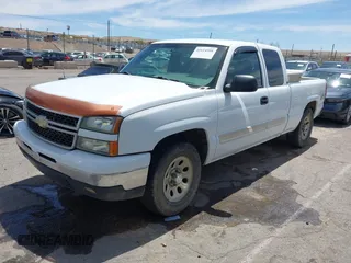 2006 Chevrolet Silverado 1500 LT2 with VIN 1GCEK19B86Z199636, listed as a IAAI auction lot 41614508 with 188,458 mi miles and . Bid and sale history available at DreamBid. Image 2.