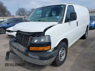 2019 GMC Savana Cargo with VIN 1GTW7AFGXK1220517, listed as a IAAI auction lot 41547025 with 131,264 mi miles. Bid and sale history available at carsss.com. Image 2.