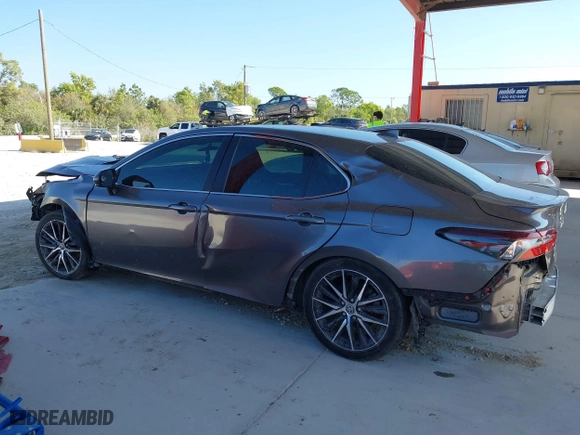 2021 Toyota Camry SE Nightshade with VIN 4T1G11AK7MU472644, listed as a IAAI auction lot 41316133 with 61,208 mi miles. Bid and sale history available at carsss.com. Image 14.