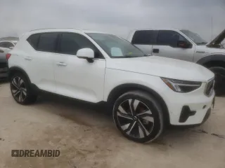 2023 Volvo XC40 Ultimate Bright Theme с VIN YV4L12UA8P2037138, выставлен на аукционе Copart как лот 43760214 с пробегом 6 561 миль миль и . История ставок и продаж доступна на DreamBid. Изображение 4.