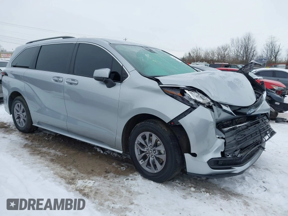 2023 Toyota Sienna LE with VIN 5TDKRKEC7PS179092, listed as a IAAI auction lot 41277144 with 29,861 mi miles. Bid and sale history available at carsss.com. Image 1.