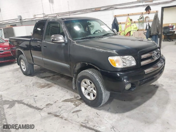 2006 Toyota Tundra SR5 with VIN 5TBBT44196S483688, listed as a IAAI auction lot 41544762 with 207,854 mi miles. Bid and sale history available at carsss.com. Image 1.