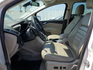 2015 Ford C-Max SEL z VIN 1FADP5CU1FL103305, wystawiony jako Copart lot #59980695 z przebiegiem 118 972 mil mil oraz Szkoda całkowita • Salvage title. Historia ofert i sprzedaży dostępna na DreamBid. Obrazek 7.