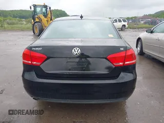 2012 Volkswagen Passat SE z VIN 1VWBP7A30CC101769, wystawiony jako IAAI lot #42281010 z przebiegiem 161 003 mil mil oraz . Historia ofert i sprzedaży dostępna na DreamBid. Obrazek 17.