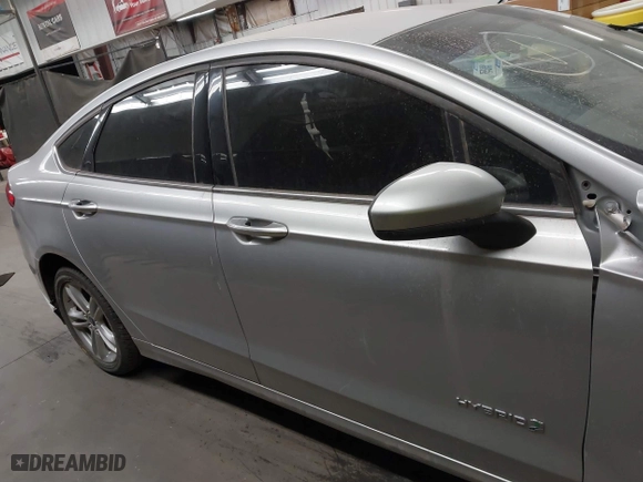 2018 Ford Fusion Hybrid SE with VIN 3FA6P0LUXJR170152, listed as a IAAI auction lot 41467621 with 150,048 mi miles. Bid and sale history available at carsss.com. Image 13.