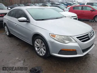 2011 Volkswagen CC Sport with VIN WVWMN7AN0BE713542, listed as a IAAI auction lot 41403260 with 116,316 mi miles. Bid and sale history available at carsss.com. Image 1.
