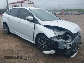 2016 Ford Focus SE with VIN 1FADP3F21GL288553, listed as a IAAI auction lot 42253117 with 107,727 mi miles and . Bid and sale history available at DreamBid. Image 6.