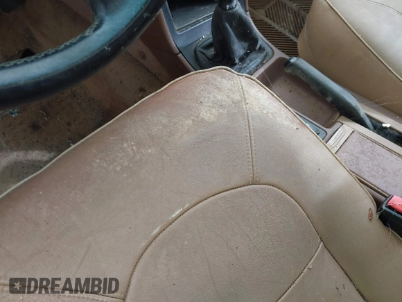 1993 Saab 9000 z VIN YS3CK65B1P1029962, wystawiony jako IAAI lot #41840965 z przebiegiem Nie podano mil oraz . Historia ofert i sprzedaży dostępna na DreamBid. Obrazek 11.