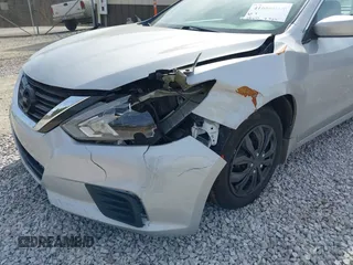 2017 Nissan Altima S z VIN 1N4AL3AP3HN320457, wystawiony jako IAAI lot #41666018 z przebiegiem 158 643 mil mil oraz . Historia ofert i sprzedaży dostępna na DreamBid. Obrazek 6.
