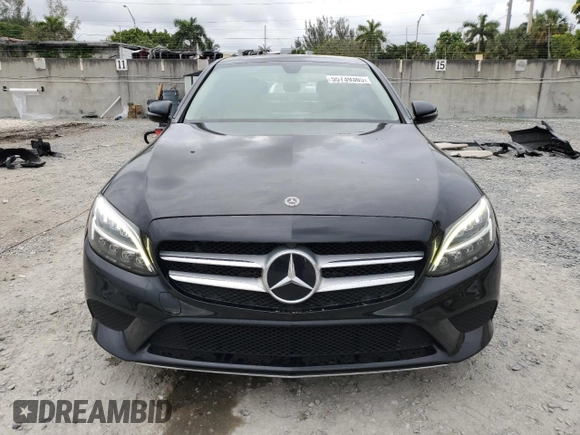 2019 Mercedes-Benz C 300 z VIN 55SWF8DB8KU289988, wystawiony jako Copart lot #55739365 z przebiegiem 65 277 mil mil oraz Szkoda całkowita • Salvage title. Historia ofert i sprzedaży dostępna na DreamBid. Obrazek 5.