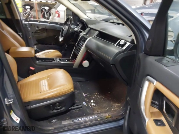 2019 Land Rover Discovery Sport HSE Luxury with VIN SALCT2FX9KH827366, listed as a IAAI auction lot 41481918 with 61,815 mi miles. Bid and sale history available at carsss.com. Image 5.