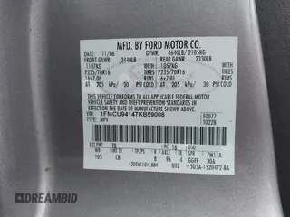 2007 Ford Escape Limited with VIN 1FMCU94147KB59008, listed as a IAAI auction lot 41751991 with 162,907 mi miles. Bid and sale history available at carsss.com. Image 9.