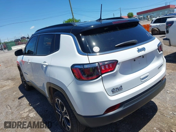 2023 Jeep Compass (RED) Edition z VIN 3C4NJDCN7PT555428, wystawiony jako IAAI lot #42309473 z przebiegiem 46 046 mil mil oraz . Historia ofert i sprzedaży dostępna na DreamBid. Obrazek 3.