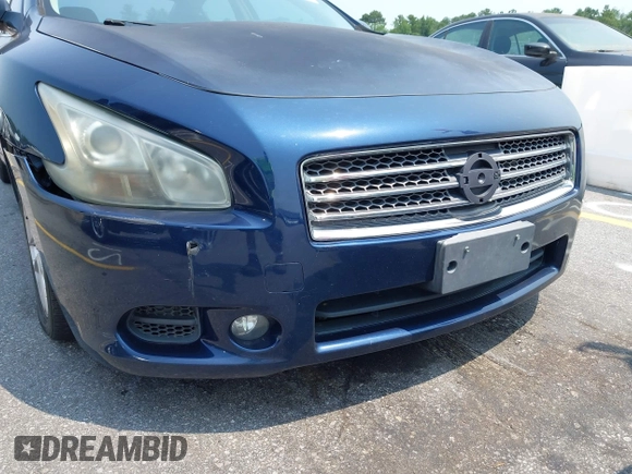 2011 Nissan Maxima SV z VIN 1N4AA5AP7BC843677, wystawiony jako IAAI lot #42407646 z przebiegiem 131 640 mil mil oraz . Historia ofert i sprzedaży dostępna na DreamBid. Obrazek 6.