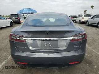 2018 Tesla Model S 75D z VIN 5YJSA1E26JF288227, wystawiony jako Copart lot #54075285 z przebiegiem 49 815 mil mil oraz Szkoda całkowita • Salvage title. Historia ofert i sprzedaży dostępna na DreamBid. Obrazek 6.