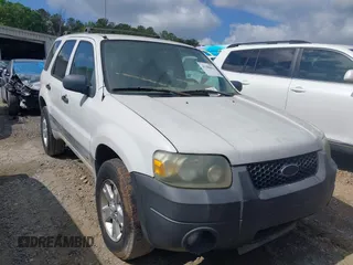 2005 Ford Escape XLT with VIN 1FMCU03135KE15651, listed as a IAAI auction lot 42206813 with Not provided miles and . Bid and sale history available at DreamBid. Image 1.