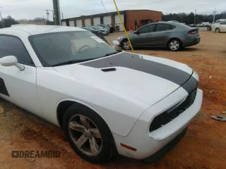 2013 Dodge Challenger SXT z VIN 2C3CDYAG0DH648813, wystawiony jako IAAI lot #41480699 z przebiegiem 154 665 mil mil oraz . Historia ofert i sprzedaży dostępna na DreamBid. Obrazek 1.