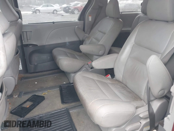2015 Toyota Sienna Ltd with VIN 5TDDK3DC5FS106080, listed as a IAAI auction lot 41579010 with 133,495 mi miles. Bid and sale history available at carsss.com. Image 8.