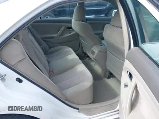 2011 Toyota Camry LE z VIN 4T1BF3EK8BU728563, wystawiony jako IAAI lot #41783543 z przebiegiem 294 062 mil mil oraz . Historia ofert i sprzedaży dostępna na DreamBid. Obrazek 8.