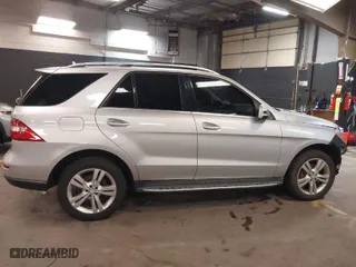 2014 Mercedes-Benz M-Class ML 350 with VIN 4JGDA5HB1EA312780, listed as a IAAI auction lot 41841481 with 183,196 mi miles. Bid and sale history available at carsss.com. Image 14.
