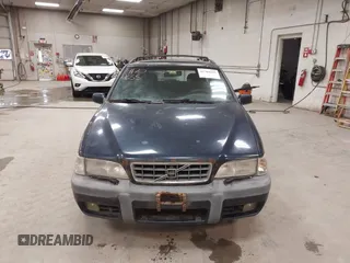 1998 Volvo V70 XC with VIN YV1LZ5647W2504059, listed as a IAAI auction lot 41704655 with 318,742 mi miles. Bid and sale history available at carsss.com. Image 13.