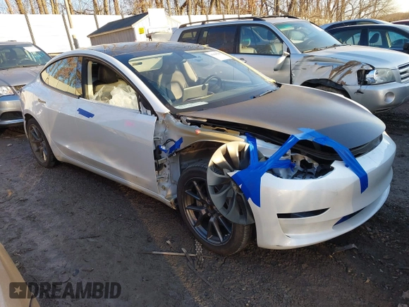 2023 Tesla Model 3 z VIN 5YJ3E1EAXPF584537, wystawiony jako IAAI lot #41464243 z przebiegiem 33 229 mil mil oraz . Historia ofert i sprzedaży dostępna na DreamBid. Obrazek 1.