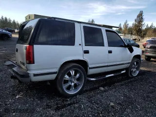 1997 Chevrolet Tahoe with VIN 1GNEK13R8VJ372825, listed as a Copart auction lot 47395435 with 211,491 mi miles and Salvage Title. Bid and sale history available at carsss.com. Image 3.