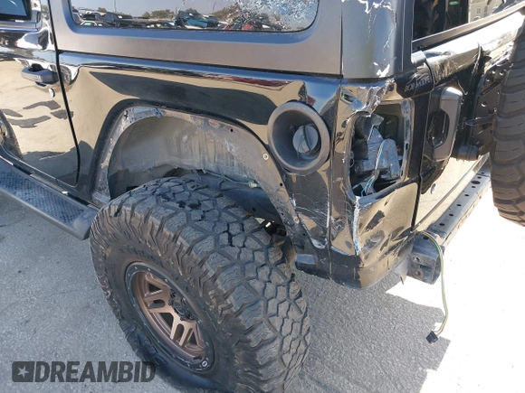2018 Jeep Wrangler Sport with VIN 1C4GJXANXJW302523, listed as a IAAI auction lot 42527455 with 101,320 mi miles and . Bid and sale history available at DreamBid. Image 6.