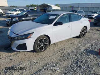 2025 Nissan Altima SR with VIN 1N4BL4CV7SN354284, listed as a IAAI auction lot 42067312 with 15,000 mi miles and . Bid and sale history available at DreamBid. Image 2.