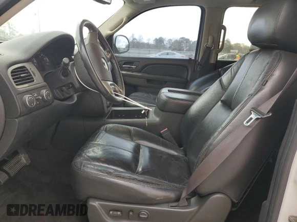 2011 Chevrolet Avalanche LT z VIN 3GNTKFE31BG213283, wystawiony jako Copart lot #48670295 z przebiegiem 142 371 mil mil oraz Szkoda całkowita • Salvage title. Historia ofert i sprzedaży dostępna na DreamBid. Obrazek 7.