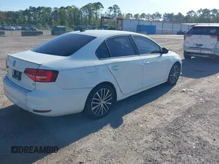 2015 Volkswagen Jetta SE with VIN 3VWD17AJ1FM419797, listed as a IAAI auction lot 42778996 with 138,194 mi miles and . Bid and sale history available at DreamBid. Image 4.
