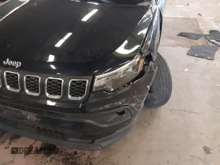 2024 Jeep Compass Latitude с VIN 3C4NJDBN3RT175331, выставлен на аукционе IAAI как лот 41933091 с пробегом 10 997 миль миль и . История ставок и продаж доступна на DreamBid. Изображение 6.