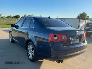2007 Volkswagen Jetta 2.5 with VIN 3VWRF71K07M133263, listed as a Copart auction lot 57188265 with 136,825 mi miles and Clean title. Bid and sale history available at DreamBid. Image 3.