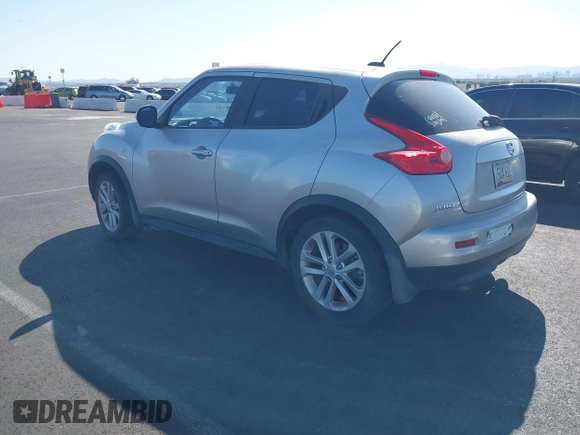 2011 Nissan Juke SL with VIN JN8AF5MV2BT020603, listed as a IAAI auction lot 41992330 with 147,765 mi miles. Bid and sale history available at carsss.com. Image 3.